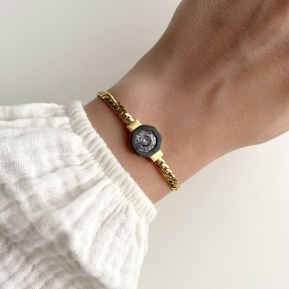 Serenay Zirkon | Çelik