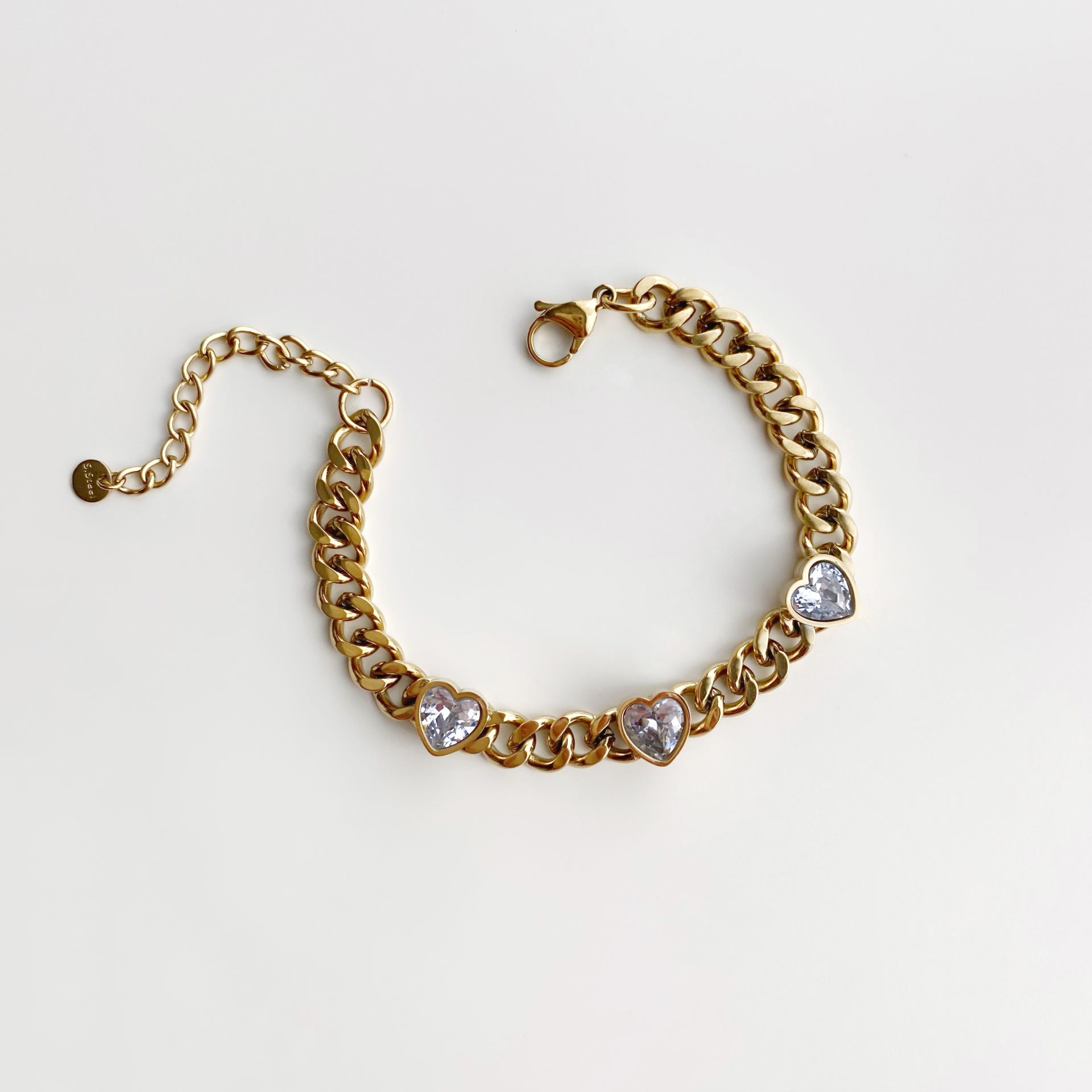 Nora Gold | Çelik