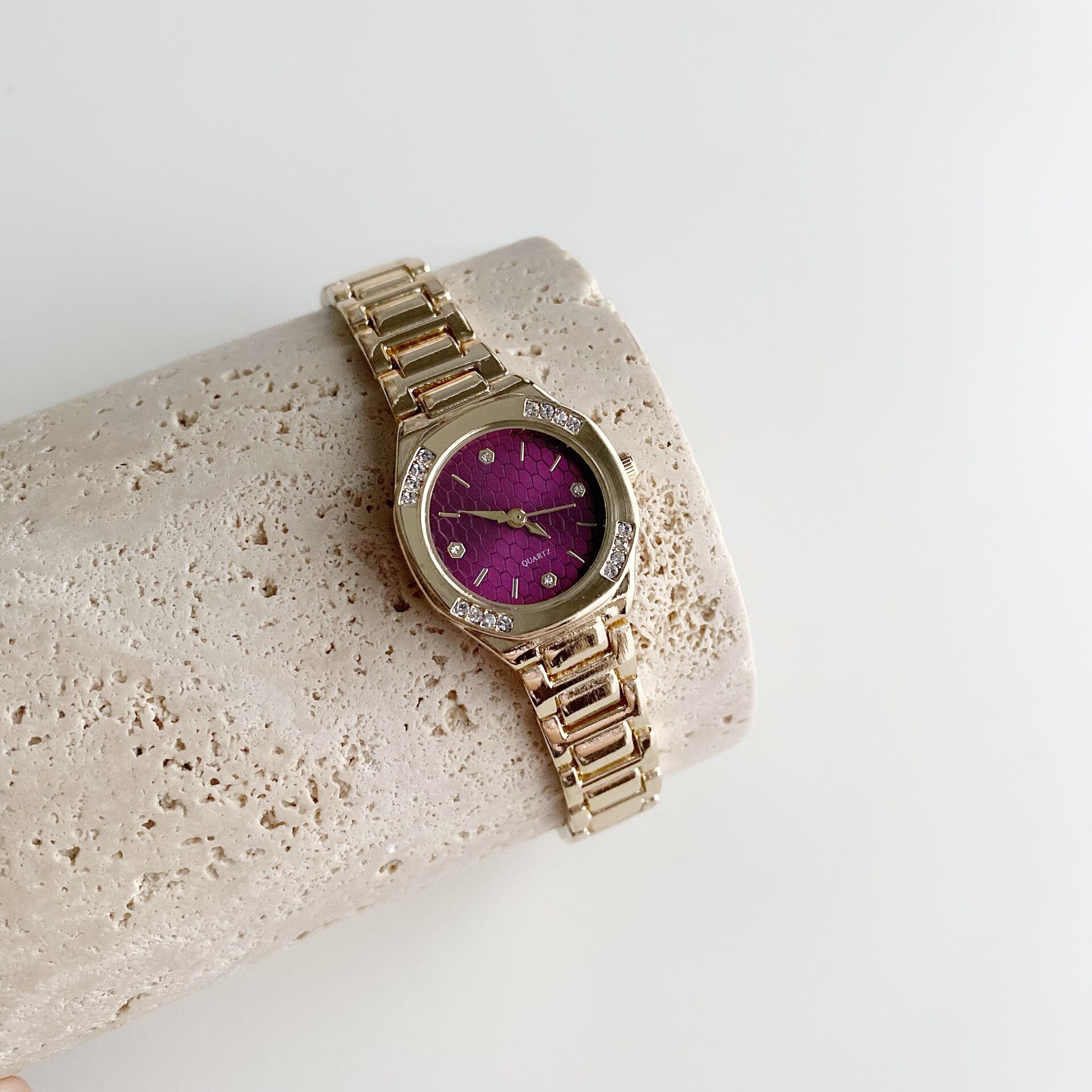 Seliora Burgundy | Çelik