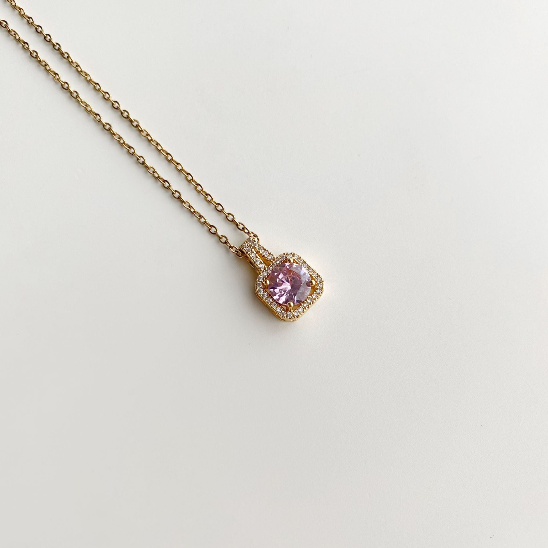 Alexandra Zirkon | Çelik