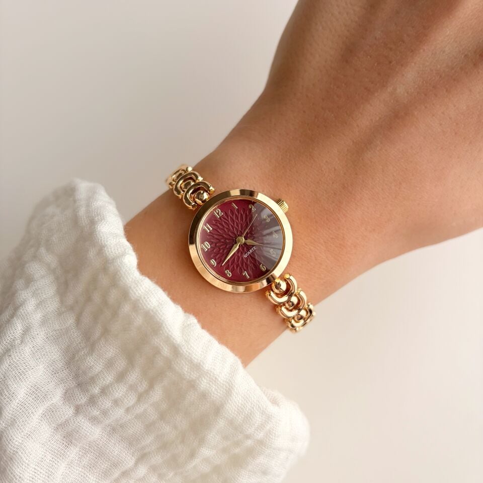 Delia Burgundy | Çelik