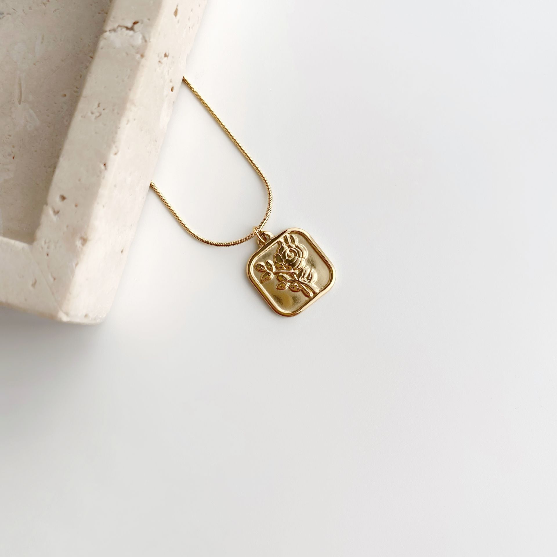 Lady of Shalott | Çelik