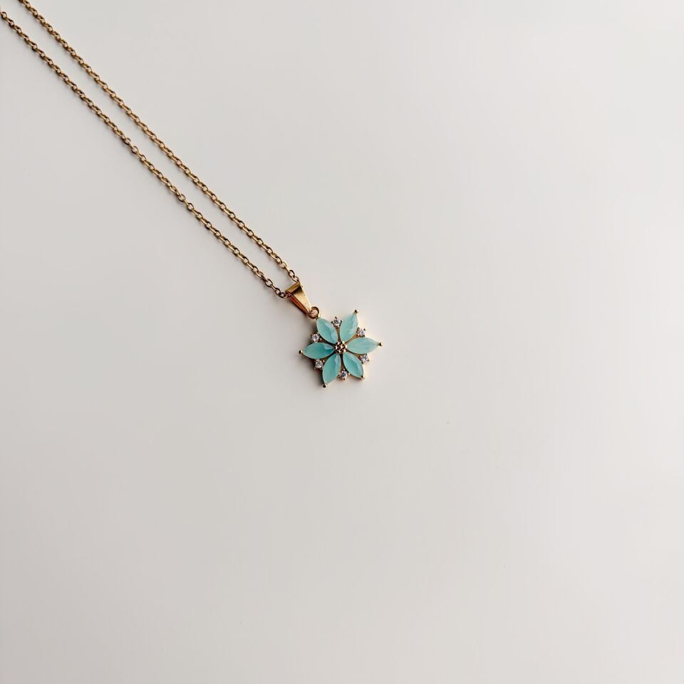 Lilly | Çelik