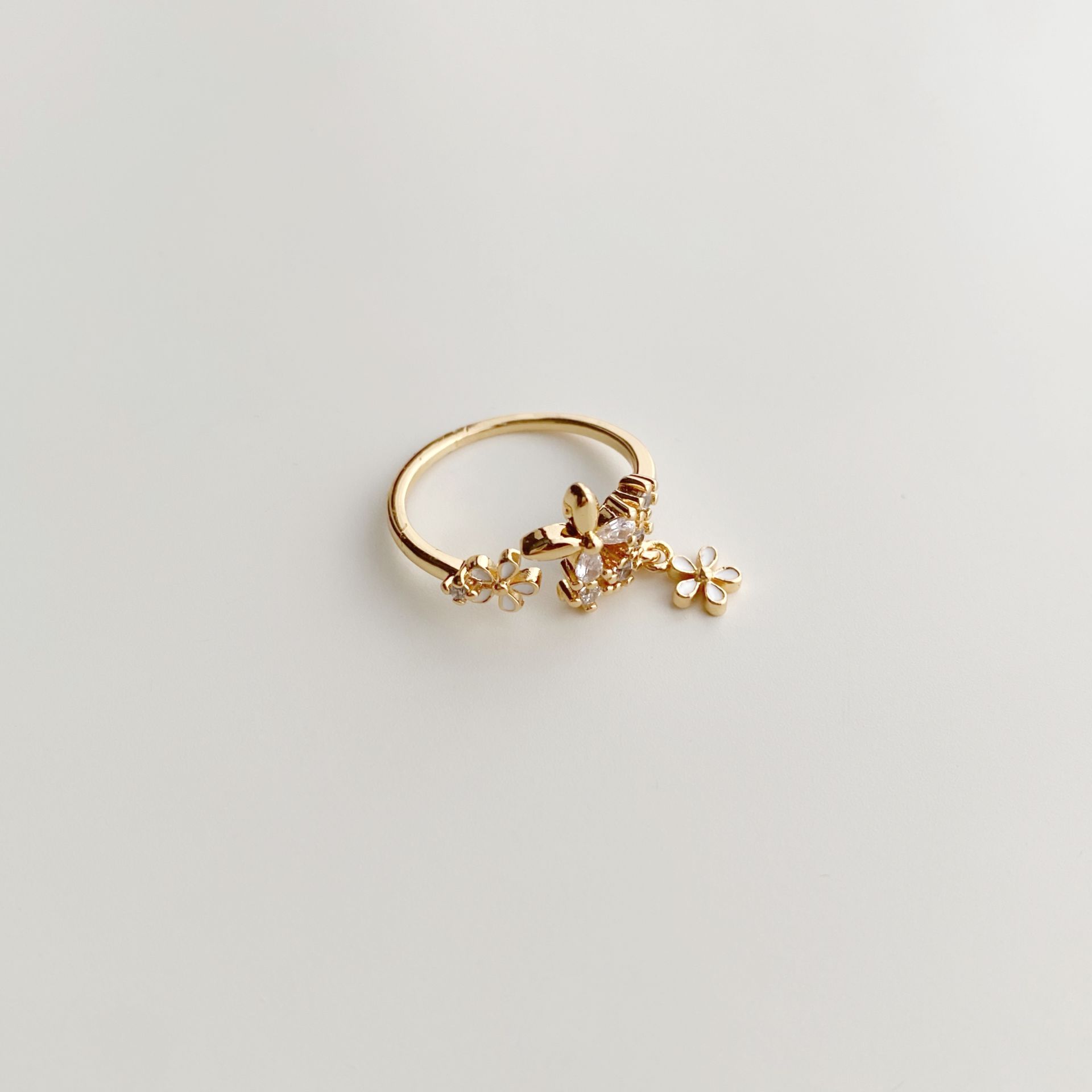 Daisy Zirkon | VIP