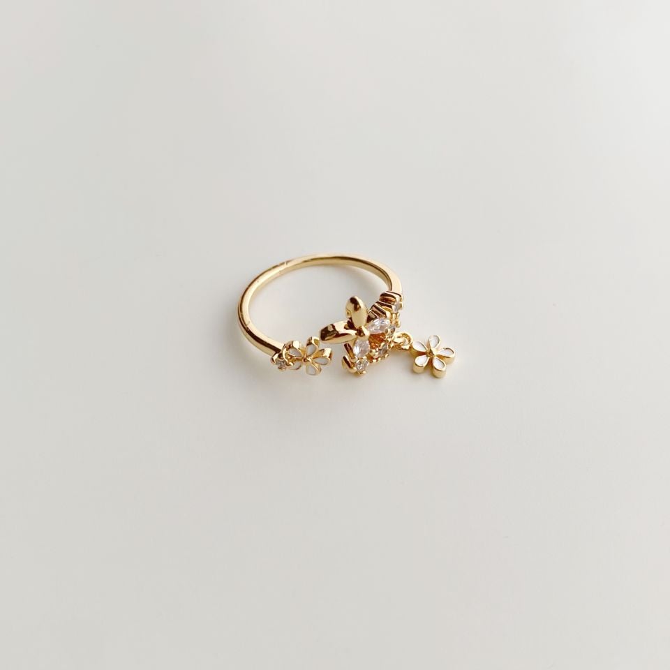 Daisy Zirkon | VIP