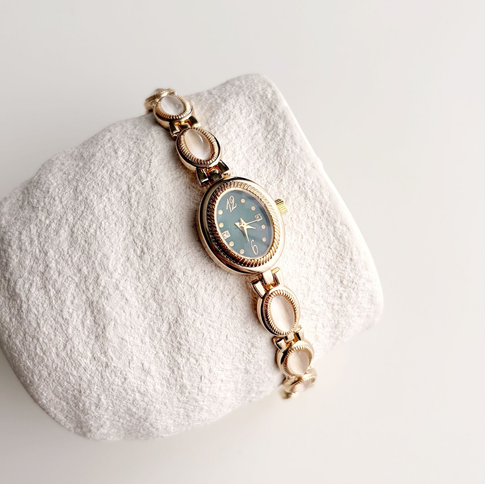 Adelaide Green | VİP