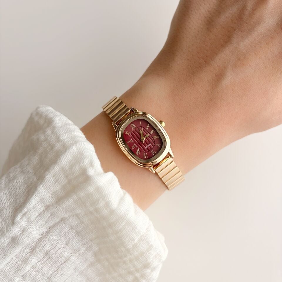 Eliza Burgundy | Çelik