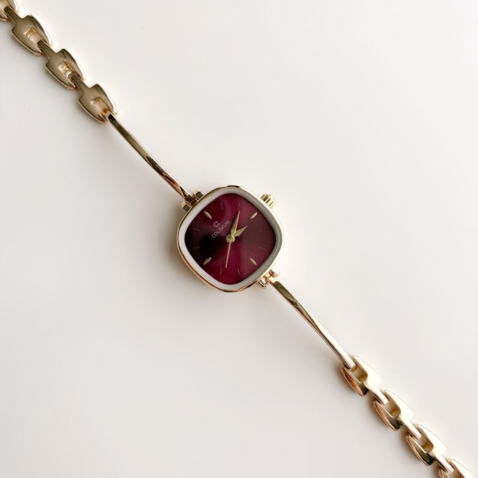 Colette Burgundy | Çelik