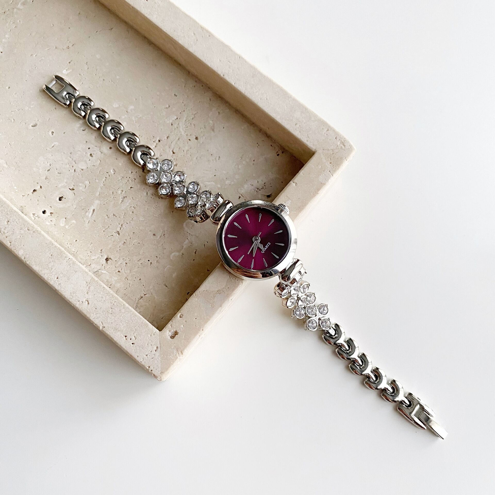 Hera’s Red | Çelik