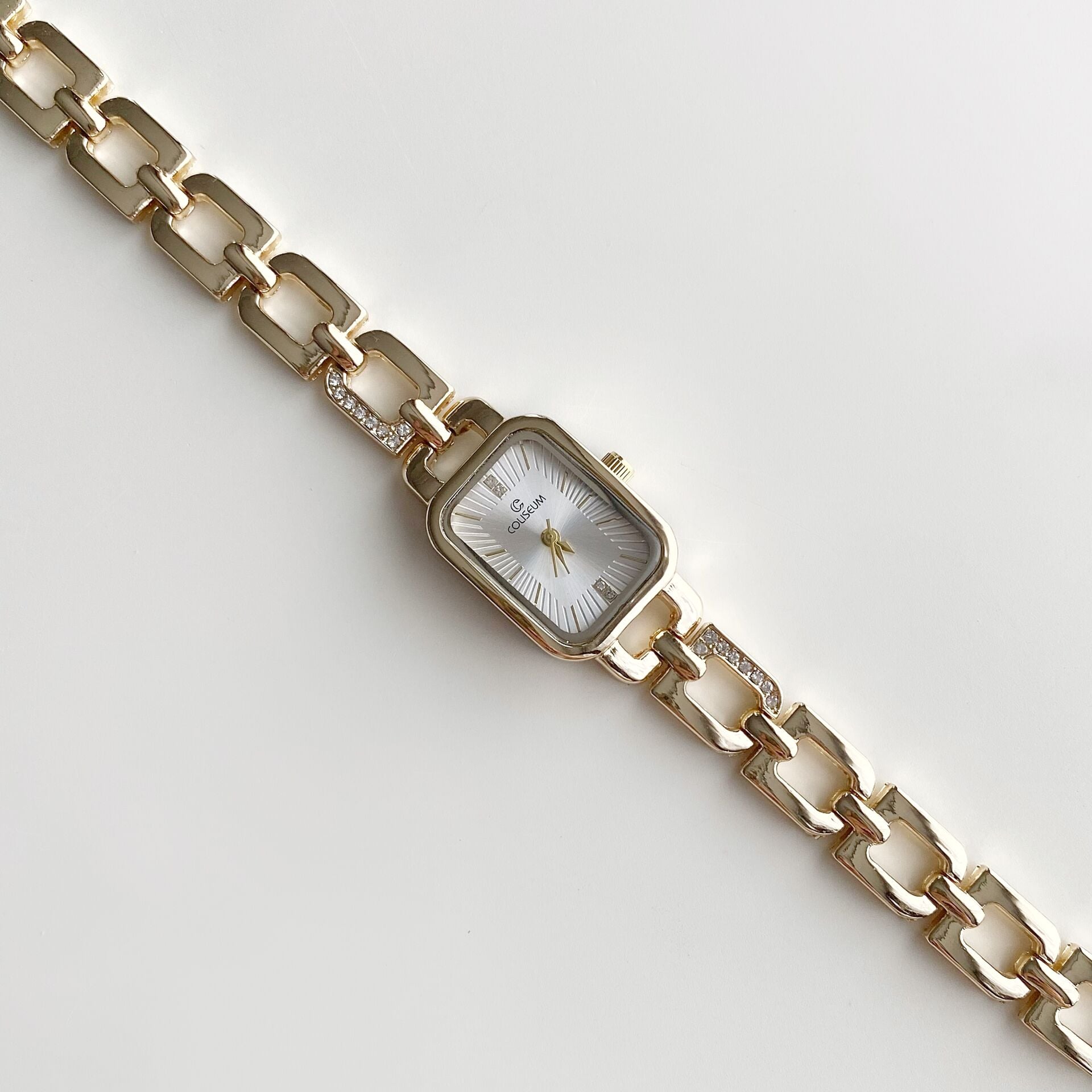 Victoria White | Çelik