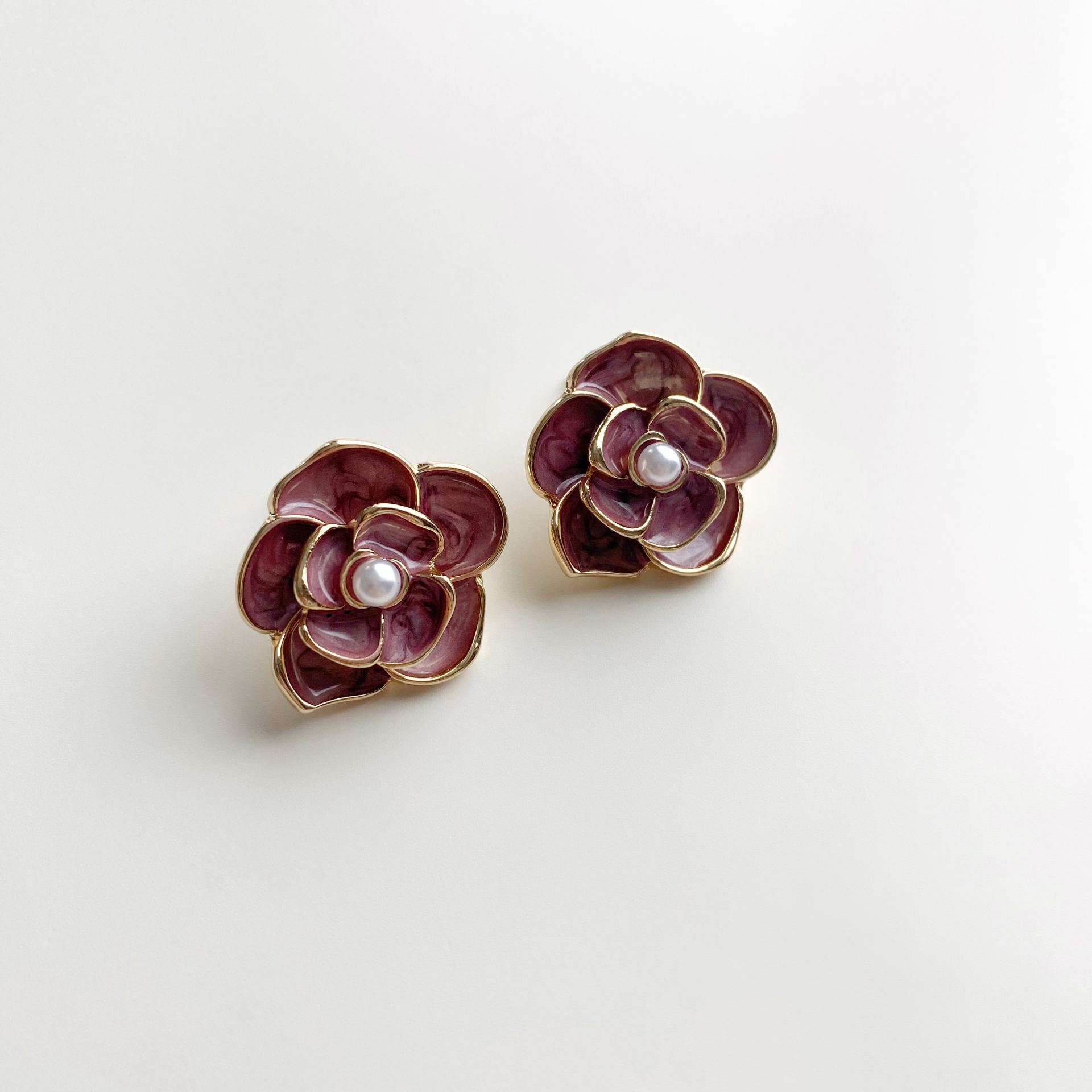 Mona Burgundy | VİP