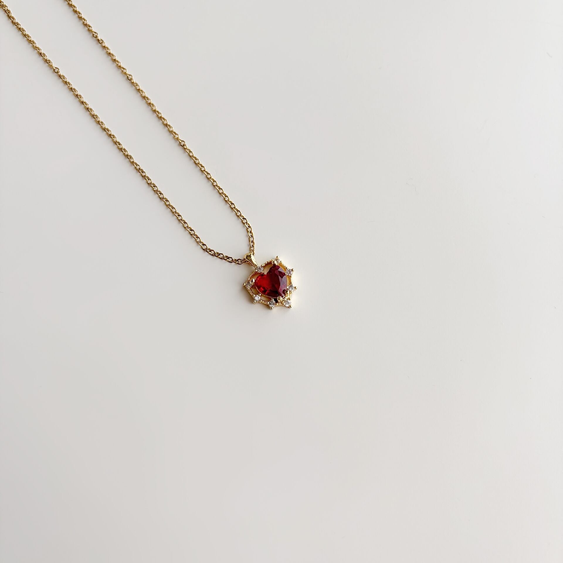 Auria Red | Çelik